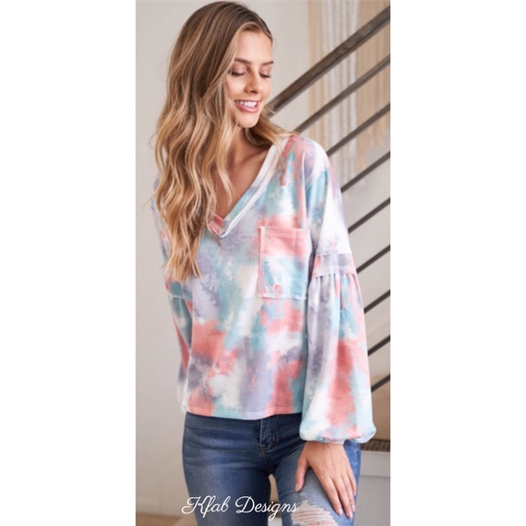 LAST V Neck Puff Sleeve Tie Dye Front Pocket Top - Picture 7 of 9